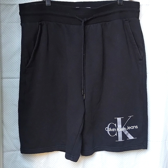 Calvin Klein Shorts - Picture 1 of 3